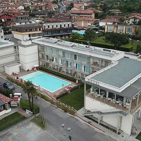 Vischi Hotel 3*