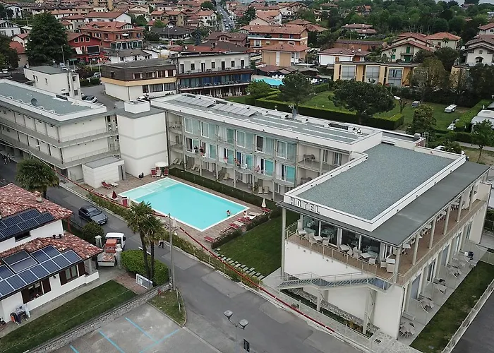 Vischi Hotel 3*